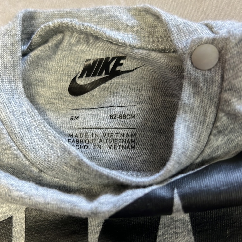 ‎Nike - Picture 5 of 5